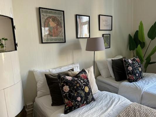 Stockholm Loft Haven 3 Beds In A 1- Bedroom Gem - 917 ภายนอก รูปภาพ